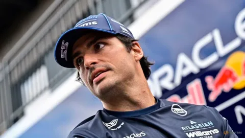 Carlos Sainz Perpanjang Kontrak di Williams: Sinyal Ambisi Bangkit di Tengah Musim Sulit