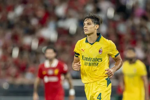 Ricci Menuju Como: Pinjaman dengan Opsi Beli, tetapi Milan Masih Menunggu Penjualan