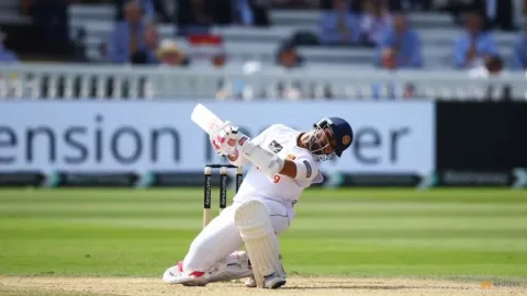 Sri Lanka Kehilangan Dua Bater Kunci Jelang Tes Kedua Lawan India: Mendis dan Chandimal Dipastikan Absen