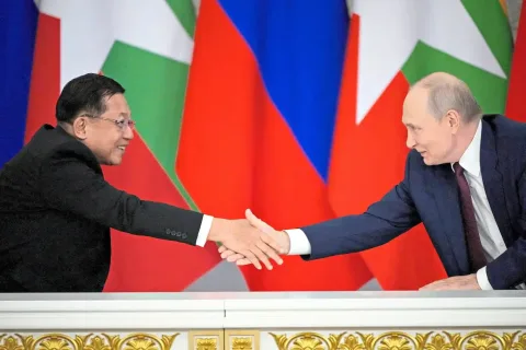 Min Aung Hlaing ke Moskow: Putin Kian Mesra dengan Junta Myanmar di Tengah Krisis Kemanusiaan