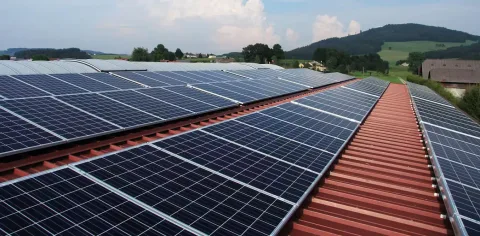 Target PLTS 100 GW: Ambisi Besar, Segudang Pekerjaan Rumah