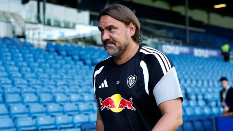 Leeds Siap Gebrak Premier League: Rekrut Kiper Rp900 M, Incar Penerus Raphinha