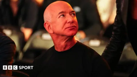 Bezos Masuk Liverpool: Investasi Rp 100 Triliun atau Jalan Menuju Akuisisi Penuh?