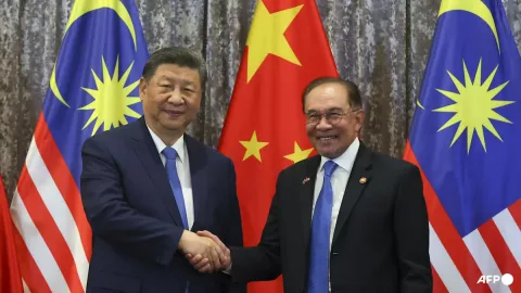 Beijing Puji Sikap Anwar soal One China, Taipei Peringatkan Dampak Investasi