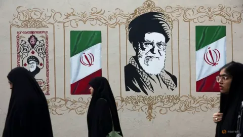 Iran Ubah Strategi Militer: Dari Bertahan ke Menyerang, Selat Hormuz Jadi Ujung Tombak