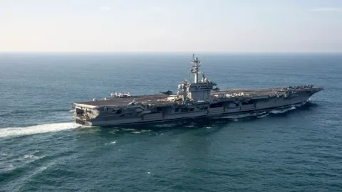 Pergantian Kapal Induk AS di Timur Tengah: USS George Washington Gantikan USS Abraham Lincoln