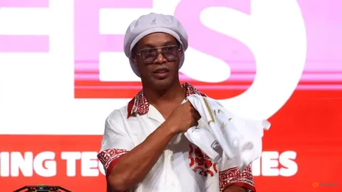 Ronaldinho Gabung Ravenna: Pensiun atau Kembali ke Lapangan?