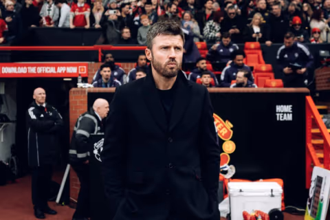 Carrick Waspadai Jebakan Hull City dan Ipswich: Awal Musim MU Bukan Laga Mudah