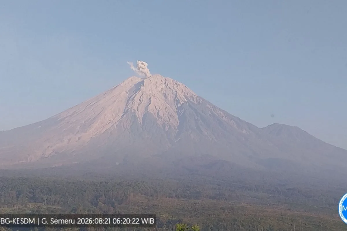 Gunung Semeru Erupsi Tiga Kali, Kolom Abu Capai 800 Meter: Warga Diminta Waspada Lahar