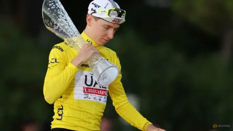 Pogacar Incar Vuelta demi Lengkapi Trilogi Grand Tour