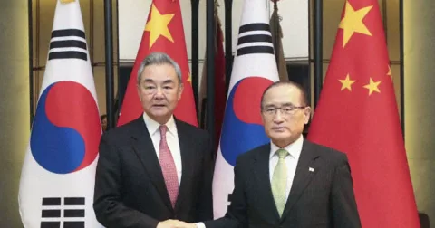 Wang Yi Kunjungi Seoul, Desak Korea Selatan Jaga Keseimbangan dengan Tiongkok di Tengah Tekanan AS