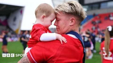 Donna Rose: Gangguan Kepribadian Ambang sebagai 'Kekuatan Super' di Lapangan Rugby