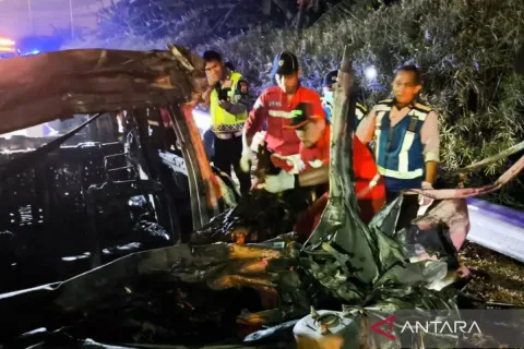 Identitas Dua Korban Mobil Terbakar di Tol Jagorawi Terungkap, Polisi Masih Selidiki Penyebab