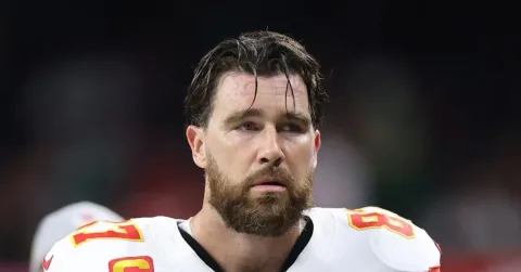 Etos Kerja Travis Kelce di Usia 36: Panutan Baru di Kamp Pelatihan Chiefs