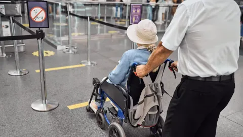 Keterlambatan 11 Detik Berujung Potong Gaji: Kementerian Tenaga Kerja Singapura Usut Dugaan Pelanggaran di Bandara Changi