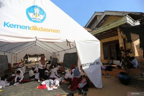 Karhutla Kalimantan Ancam Hak Belajar 571 Ribu Murid, Kemendikdasmen Siap Perbarui Aturan Darurat