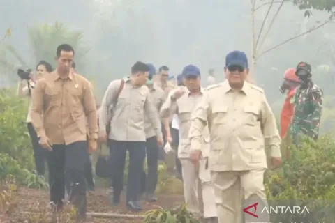 Prabowo Terjun Langsung ke Titik Api Kalbar: Penanganan Karhutla Kini Berbasis Data Lapangan
