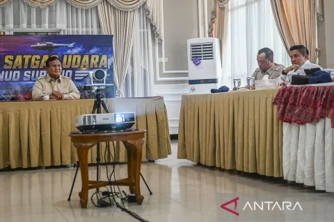 Prabowo Kerahkan 1.500 Personel TNI dan 6 Helikopter untuk Padamkan Karhutla di Kalbar