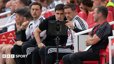 Liverpool Hadapi Enam Pelatih Baru di Enam Laga Awal: Ujian Taktik Andoni Iraola