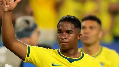 Aston Villa Siapkan Rencana Cadangan: Hubungi Real Madrid dan Manchester United untuk Striker Baru