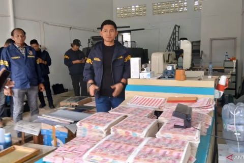 Sindikat Uang Palsu Rp36 Miliar di Tangsel Dikendalikan Residivis, Targetkan Bank Swasta
