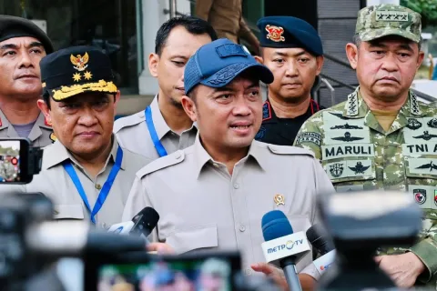 Pemerintah Siapkan Alat Berat untuk Gantikan Pembakaran Lahan: Solusi Baru Atasi Karhutla