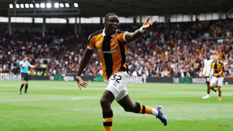 Hull City Pukul Manchester United 2-0: Kemenangan Bersejarah di Kandang Sendiri