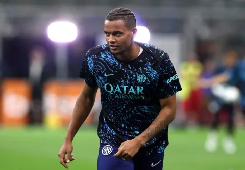 Akanji Sambut Stones di Inter: Duet Bek City Terulang demi Scudetto Beruntun