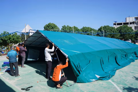 Pasca-Gempa Flores: Kemenag Kirim 1.000 School Kit dan 16 Ruang Belajar Darurat untuk Madrasah