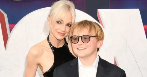 Anna Faris Ungkap Perdebatan Soal Agama dan Aborsi dengan Putranya, Jack