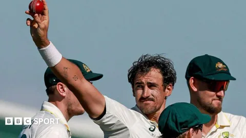 Starc Gila-gilaan, Australia Hancurkan Bangladesh dan Seimbangkan Seri
