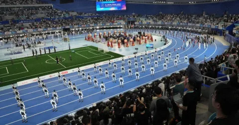 Robot Humanoid China Hancurkan Rekor Lari 100 Meter Usain Bolt di Olimpiade Robot Beijing