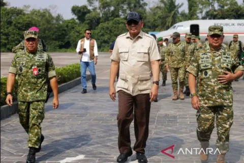 Menhan Sjafrie Desak Sinergi Penuh Tangani Karhutla: Enam Provinsi Jadi Prioritas