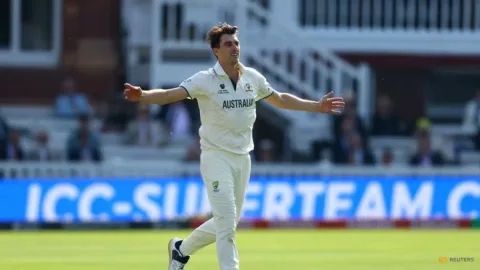 Australia Bangkit di Mackay: Cummins Puji Respons Tim, Green Hapus Keraguan