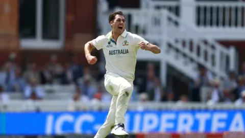 Bangladesh Tertekan di Mackay: Australia Unggul 107 Run, Shoriful Islam Jadi Satu-Satunya Sinar