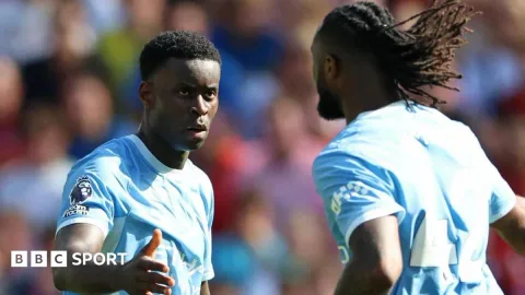 Eksperimen Berani Maresca: Guehi Jadi Gelandang, Man City Comeback Dramatis