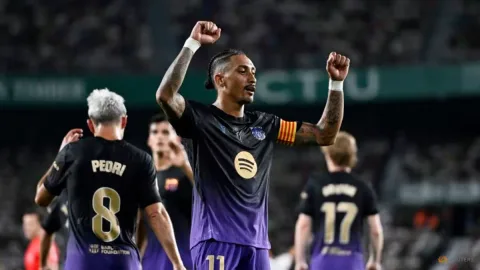 Barcelona Hajar Elche 5-0, Raphinha dan Fermin Lopez Jadi Bintang Pembuka LaLiga