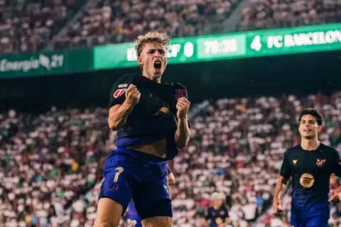 Barcelona Bantai Elche 5-0, Raphinha dan Fermin Lopez Cetak Brace