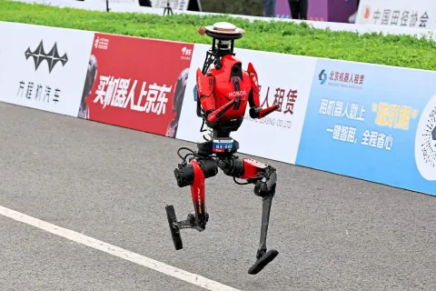 Robot Ciptaan Honor Kalahkan Rekor Lari 100 Meter Usain Bolt