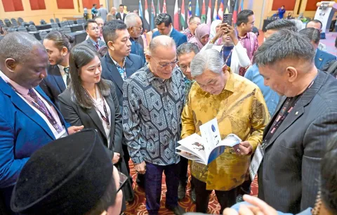 Investigasi Felda: Zahid Minta Audit Forensik Tanpa "Pembunuhan Karakter"