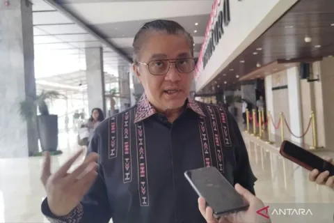 DPR Usul ASN Kecamatan Cukup 15–20 Orang: Efisiensi Birokrasi di Era Digital