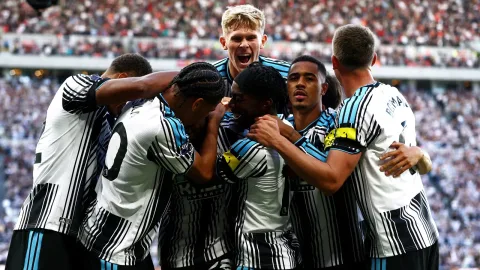 Willock Sepakat Hengkang ke Besiktas, Newcastle Menolak Tawaran Klub Turki