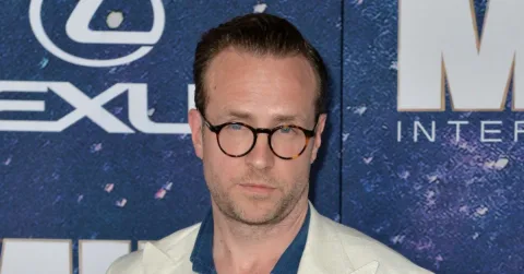 Rafe Spall: Kesuksesan Berjenjang Kini Tergerus Budaya Streaming dan Self-Tape