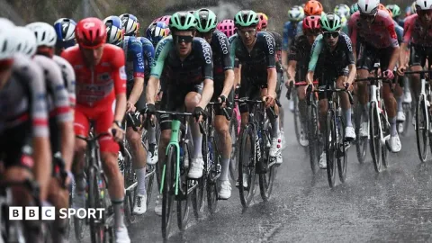 Vuelta etape 3 dibatalkan: Hujan es di Pyrenees paksa balapan dihentikan