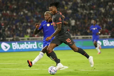 Aston Villa Siap Tebus Rafael Leao di Menit Akhir, Milan Buka Suara