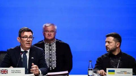 Inggris-Ukraina Teken Kerja Sama AI Militer: Akses Data Medan Perang untuk Riset