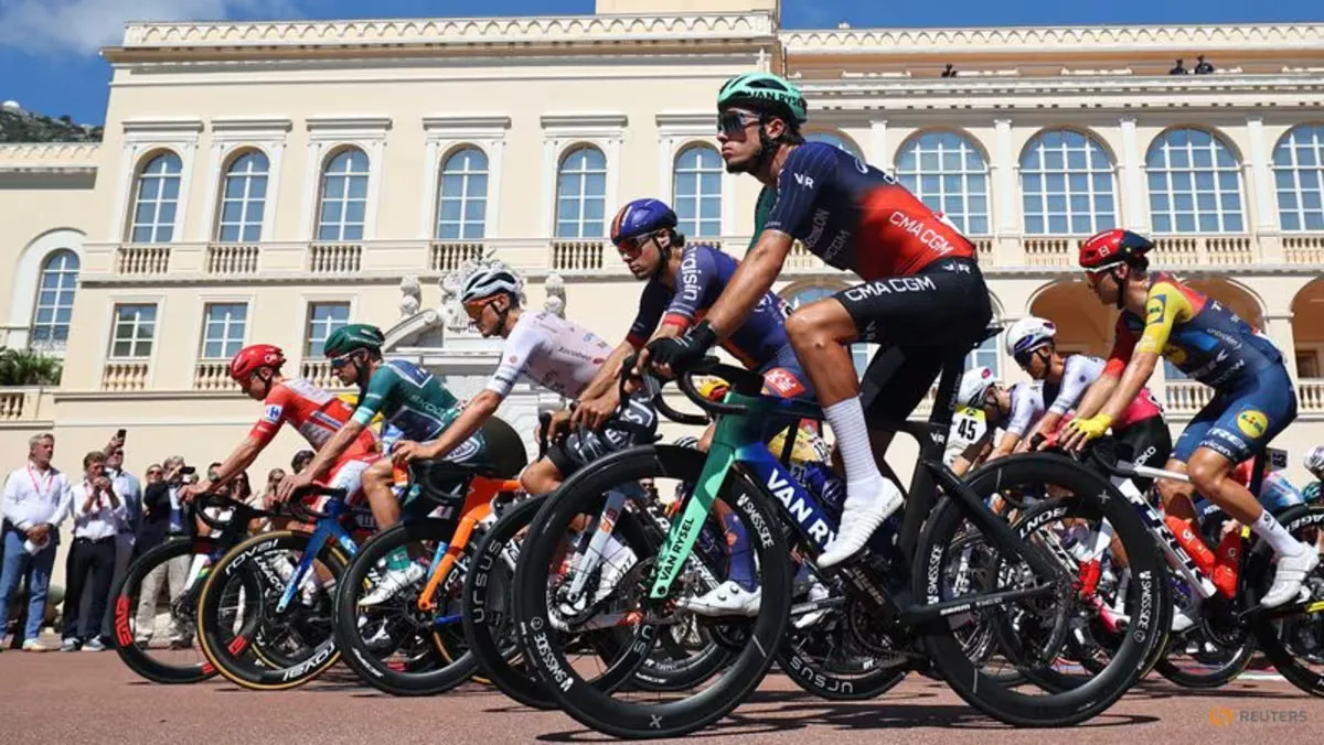 Badai Es di Pyrenees Memaksa Vuelta a Espana Menghentikan Etape Ketiga, Pogacar Tetap Kokoh di Puncak