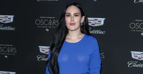 Rumer Willis Jalani Tes Genetik Alzheimer setelah Ayahnya Didiagnosis Demensia: 'Informasi adalah Kekuatan'