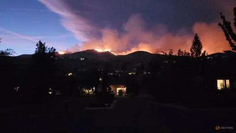 Kebakaran Nevada: 42.000 Warga Mengungsi, Sekolah Ditutup