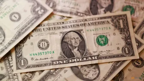 Dolar AS Menguat di Tengah Sanksi Iran dan Tarif Baru, Loonie Terpuruk